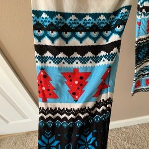 Agnes and Dora size large Christmas leggings
